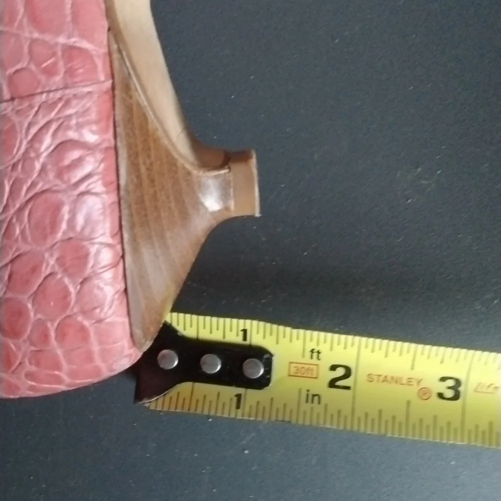 Banana Republic Leather kitten heels, French Pink 🩷 croc, Italy, size 9 - Picture 11 of 11